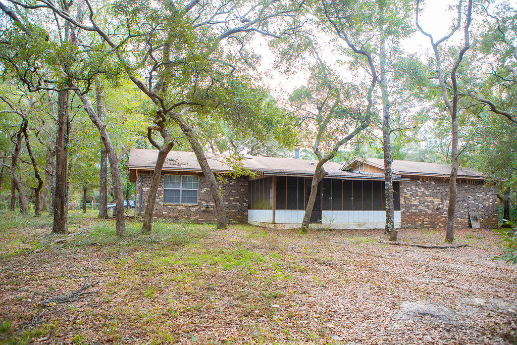 HOLLY WOODS - Residential