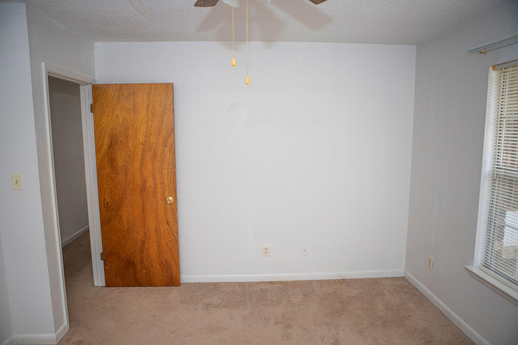 HOLLY WOODS - Residential