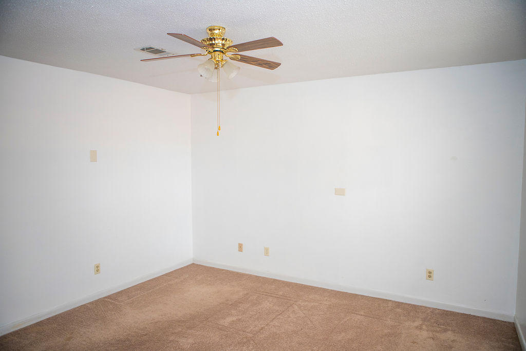 HOLLY WOODS - Residential