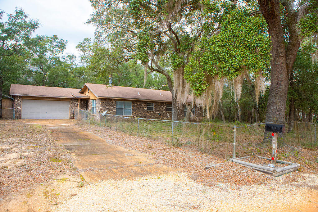 HOLLY WOODS - Residential