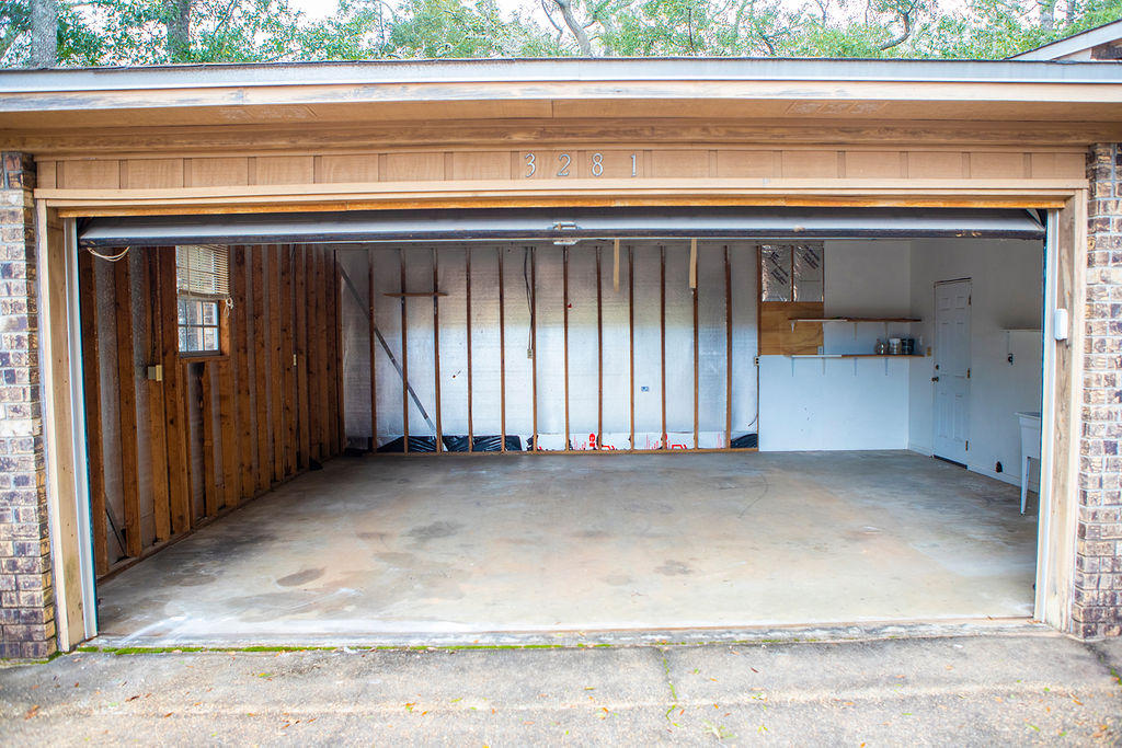 HOLLY WOODS - Residential