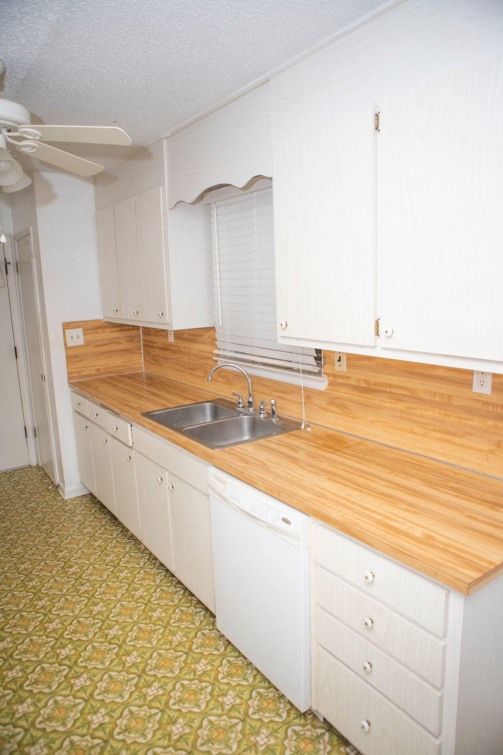 HOLLY WOODS - Residential