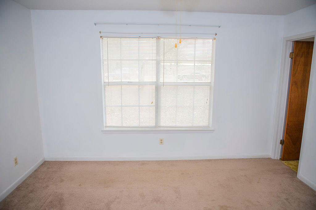 HOLLY WOODS - Residential