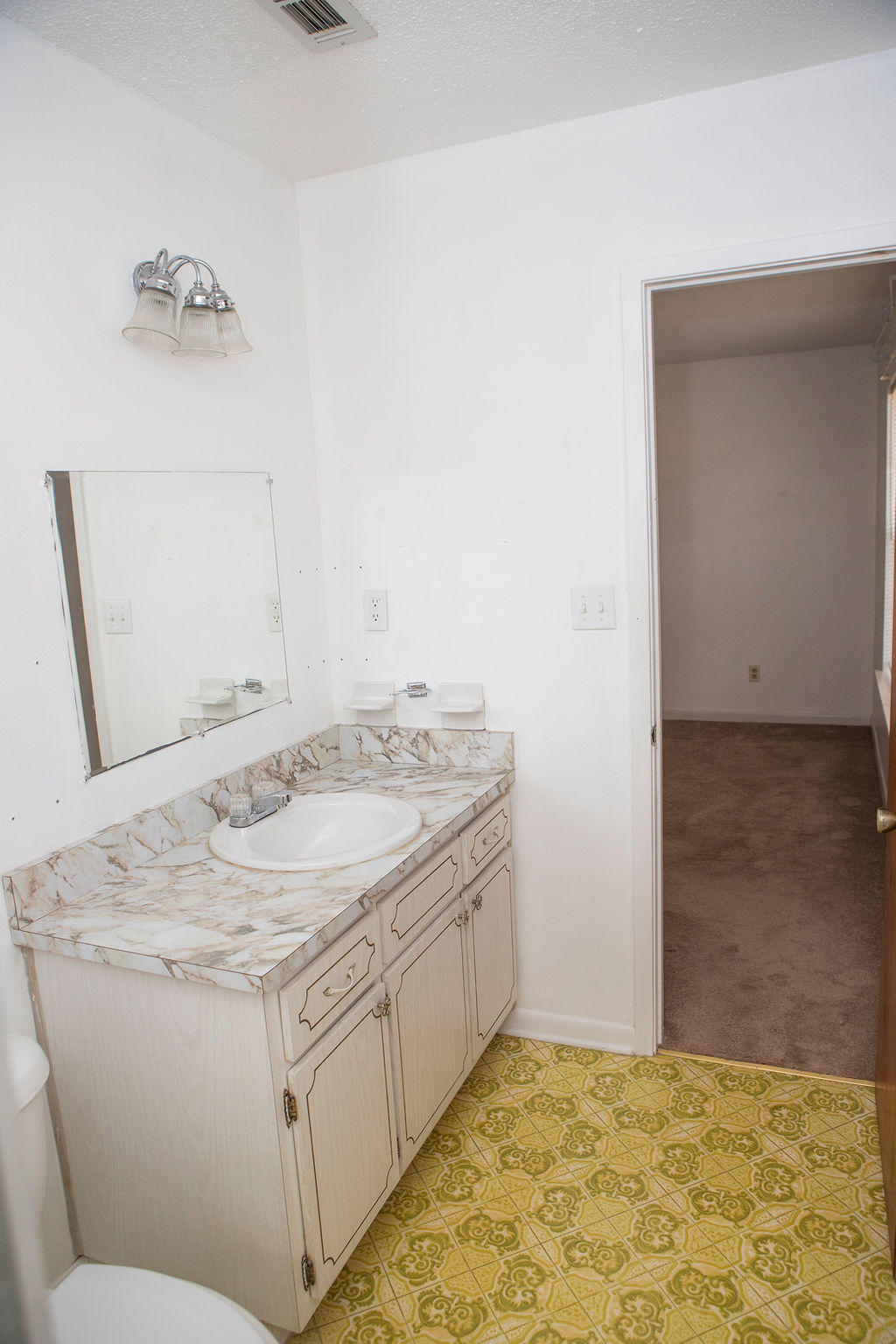 HOLLY WOODS - Residential