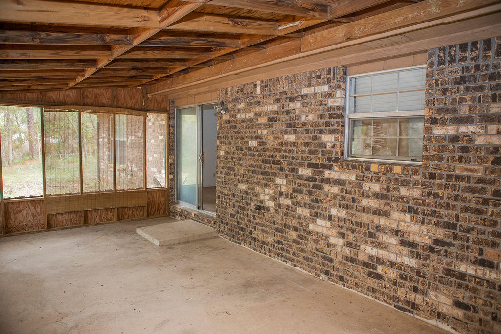 HOLLY WOODS - Residential