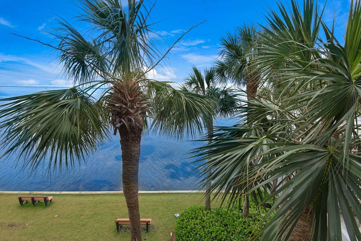 BAYSIDE CONDO SANDESTIN - Residential