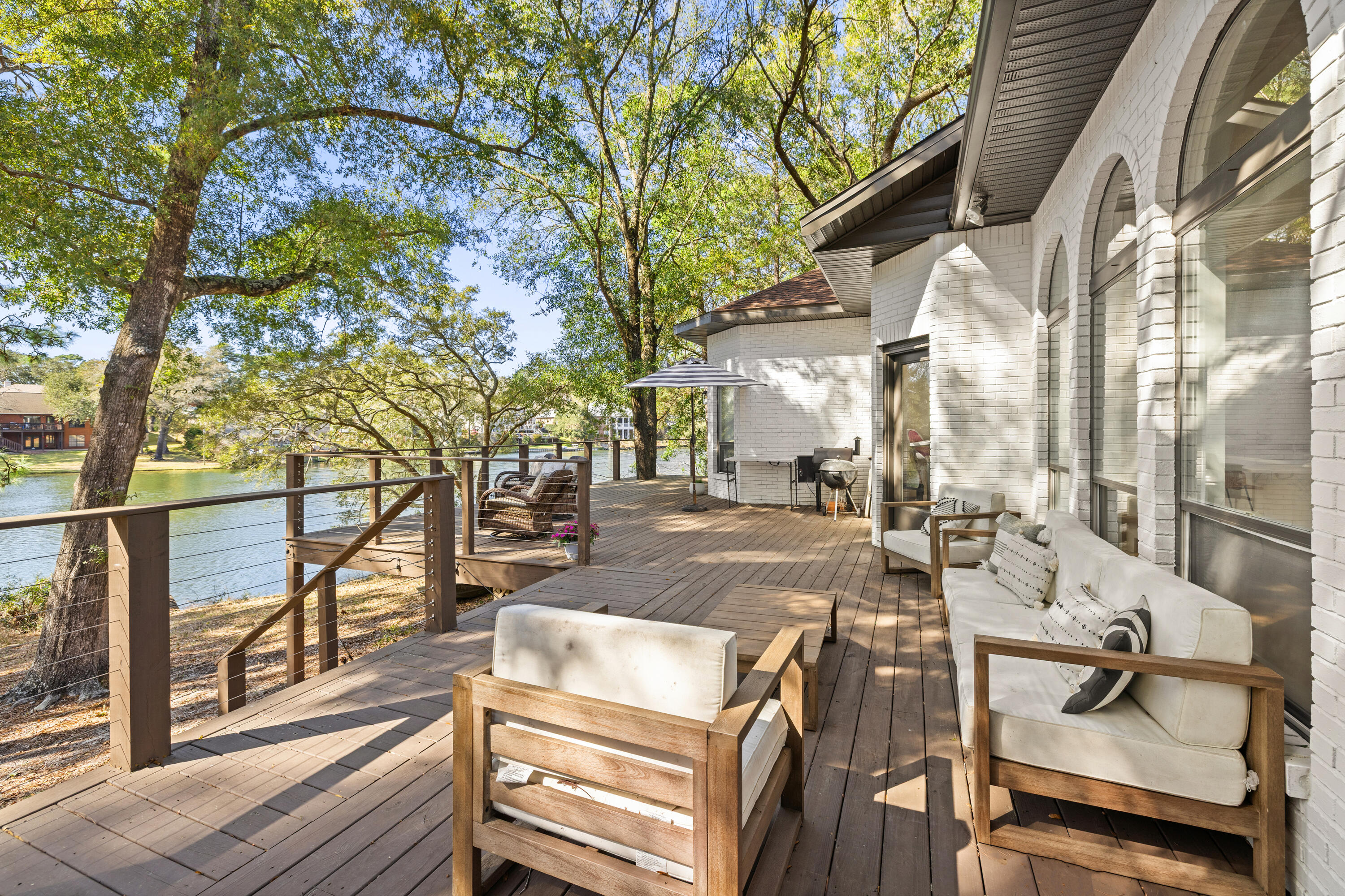 ROCKY BAYOU COUNTRY CLUB ESTATES 1 - Residential Lease