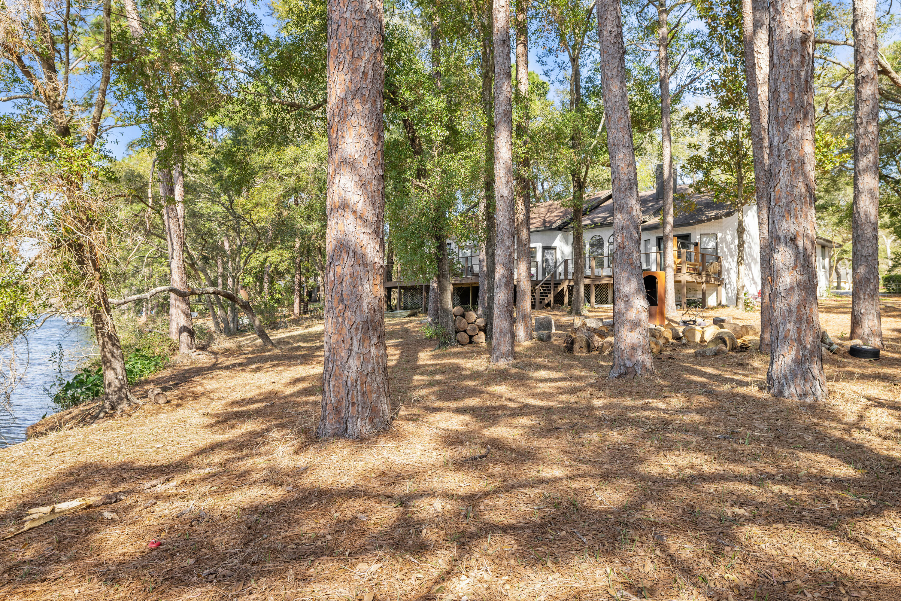 ROCKY BAYOU COUNTRY CLUB ESTATES 1 - Residential Lease