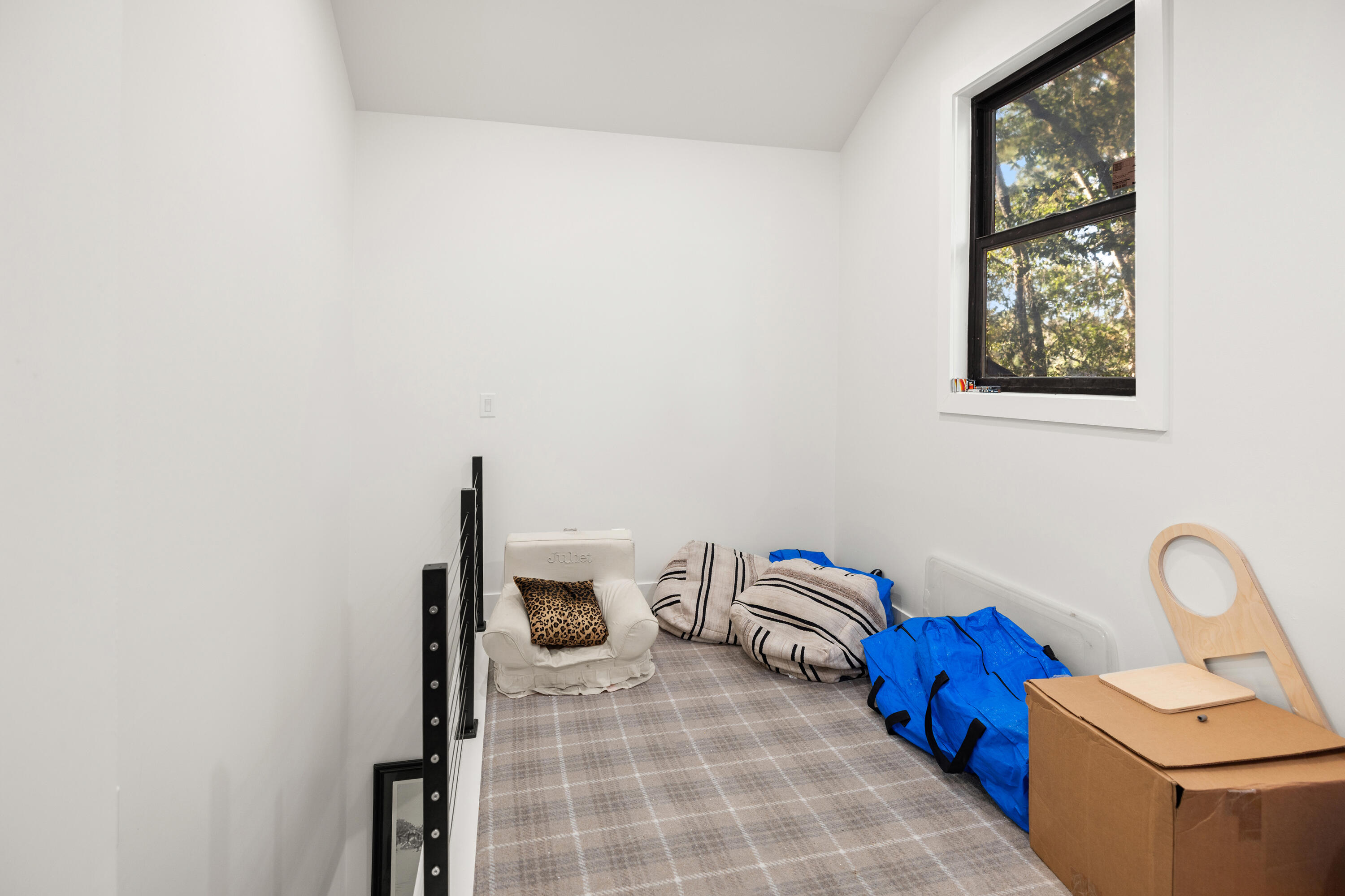 ROCKY BAYOU COUNTRY CLUB ESTATES 1 - Residential Lease