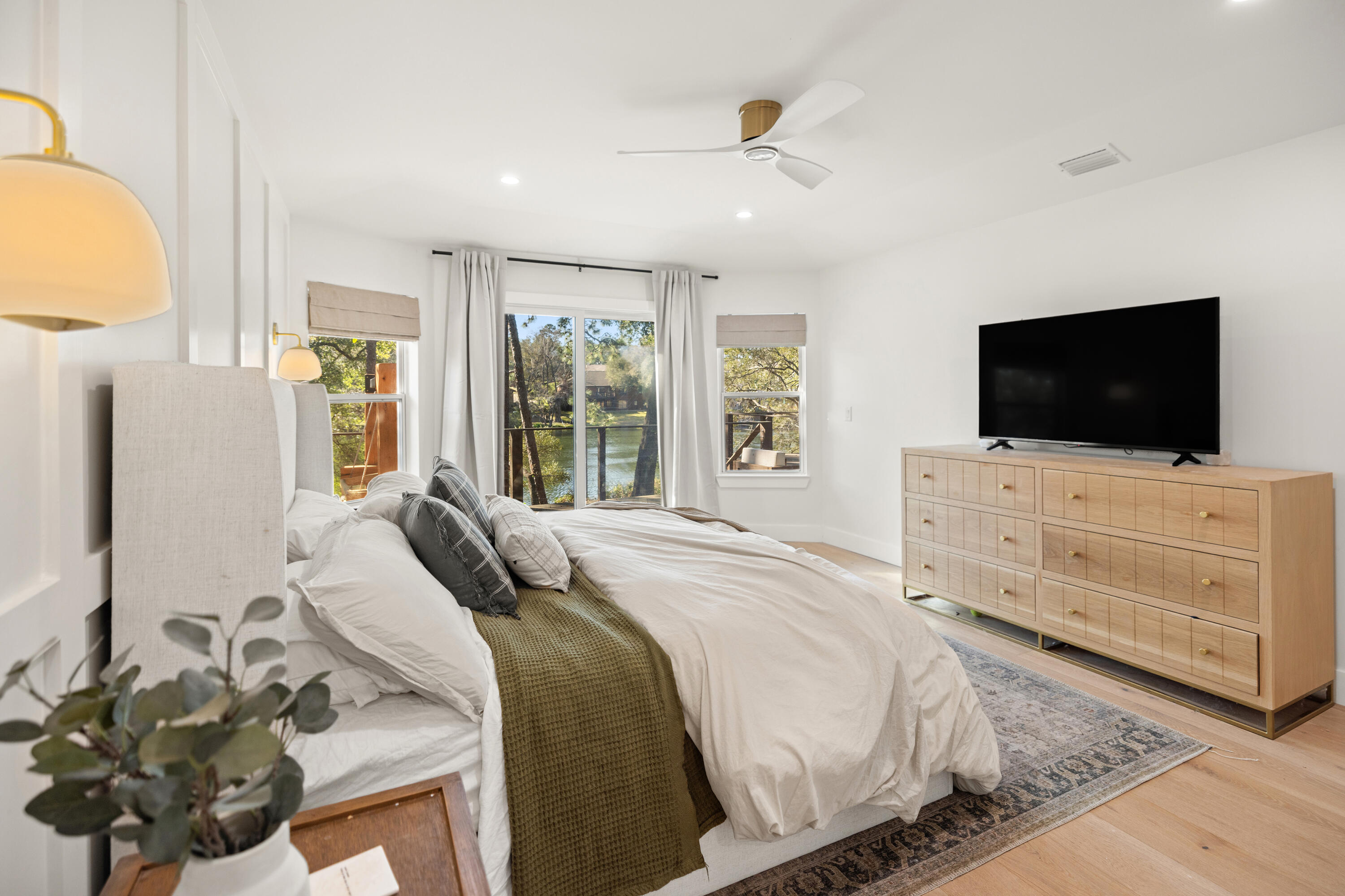 ROCKY BAYOU COUNTRY CLUB ESTATES 1 - Residential Lease