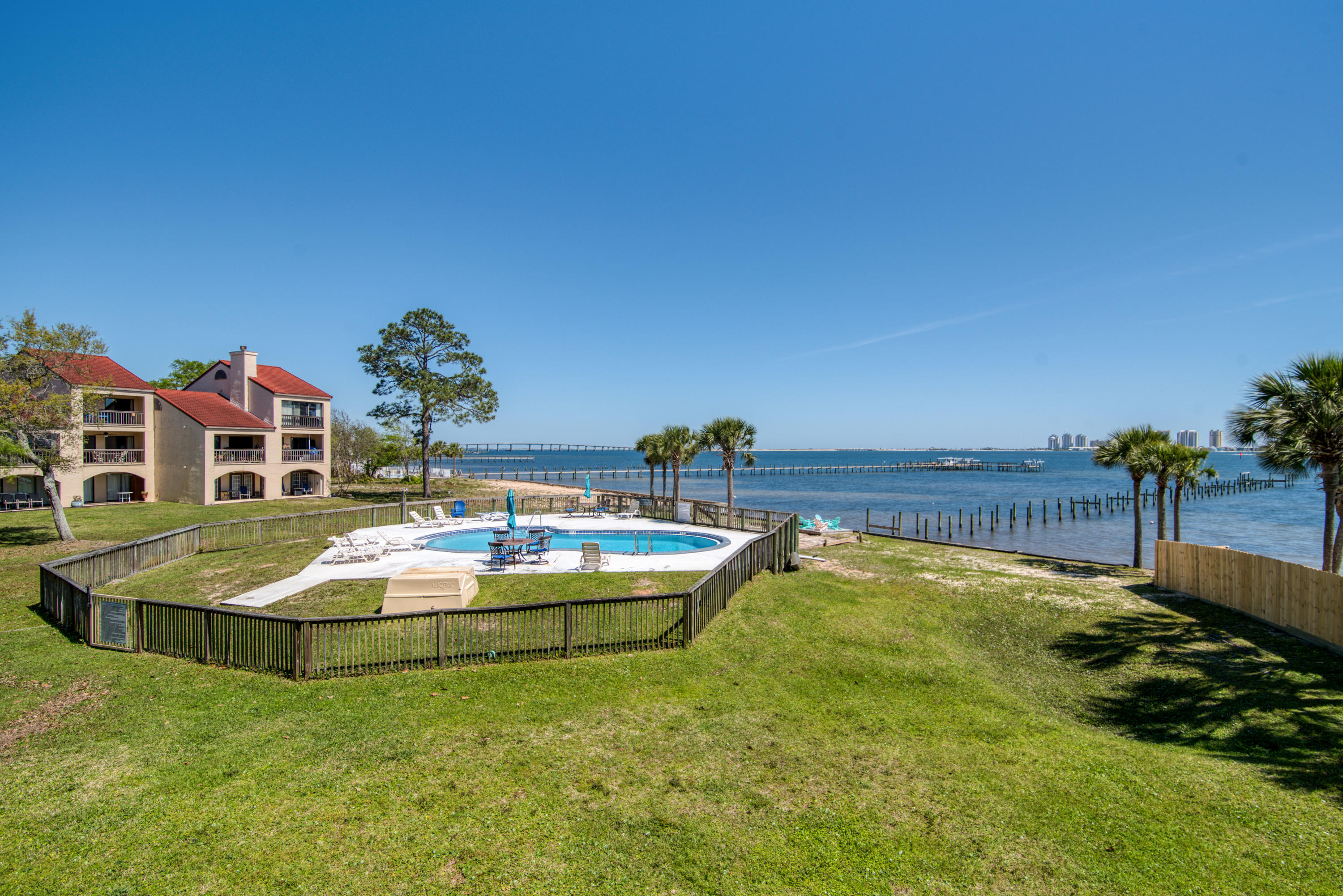 SAFE HARBOUR VILLAGE CONDO - Residential