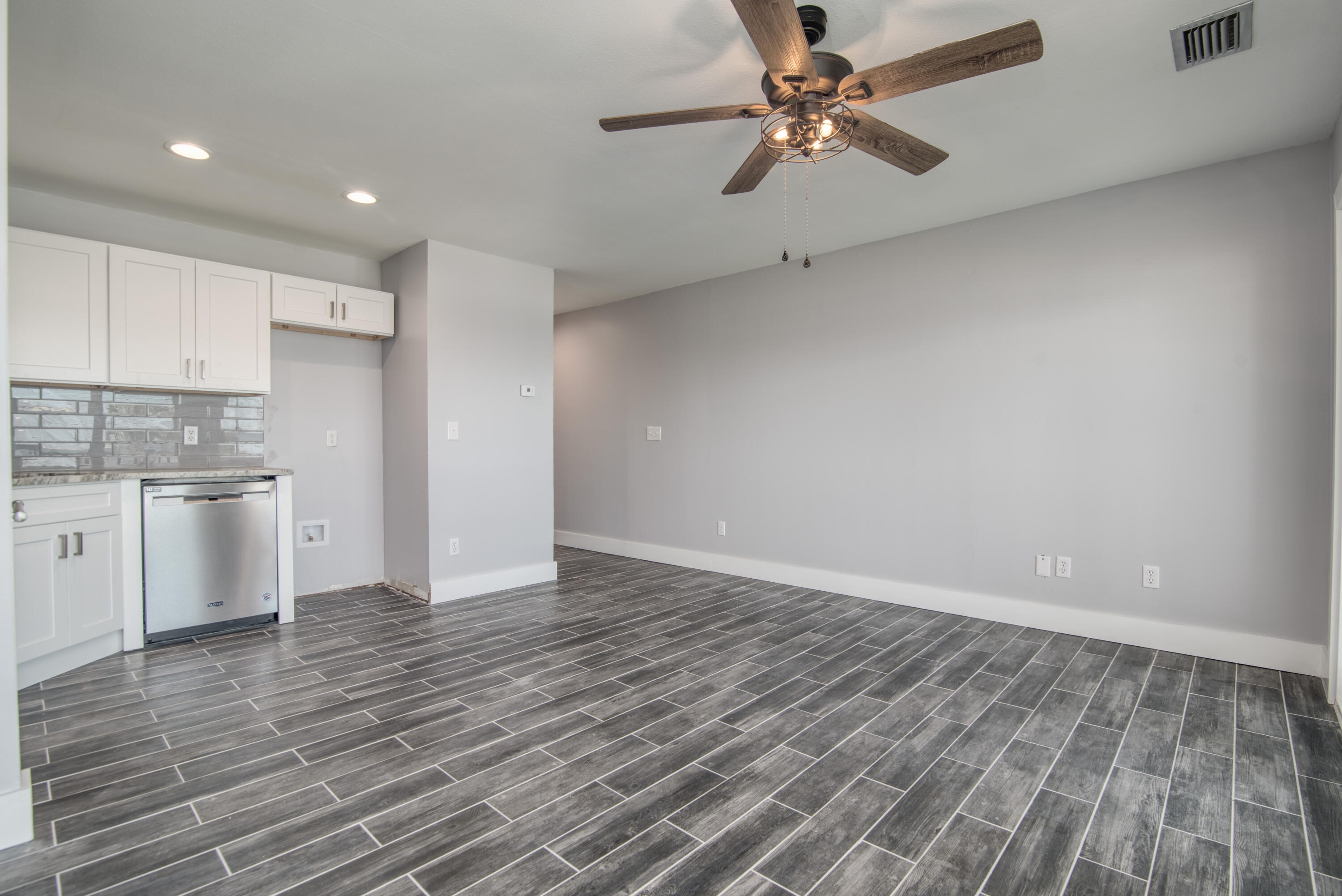 SAFE HARBOUR VILLAGE CONDO - Residential