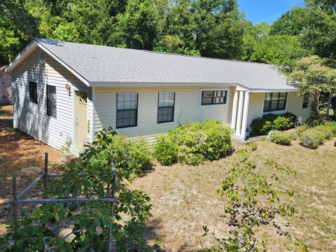 A home in Fort Walton Beach