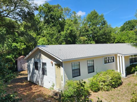 A home in Fort Walton Beach