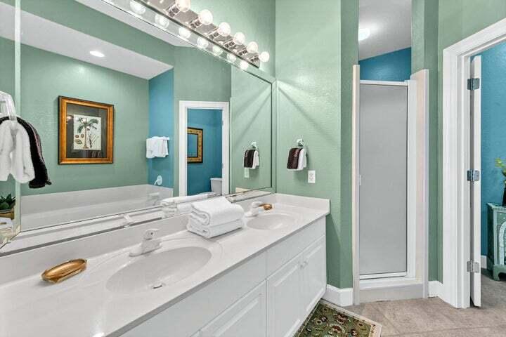 OCEANIA CONDO - Residential