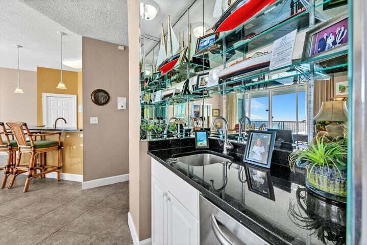 OCEANIA CONDO - Residential