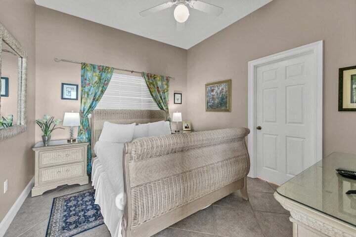 OCEANIA CONDO - Residential