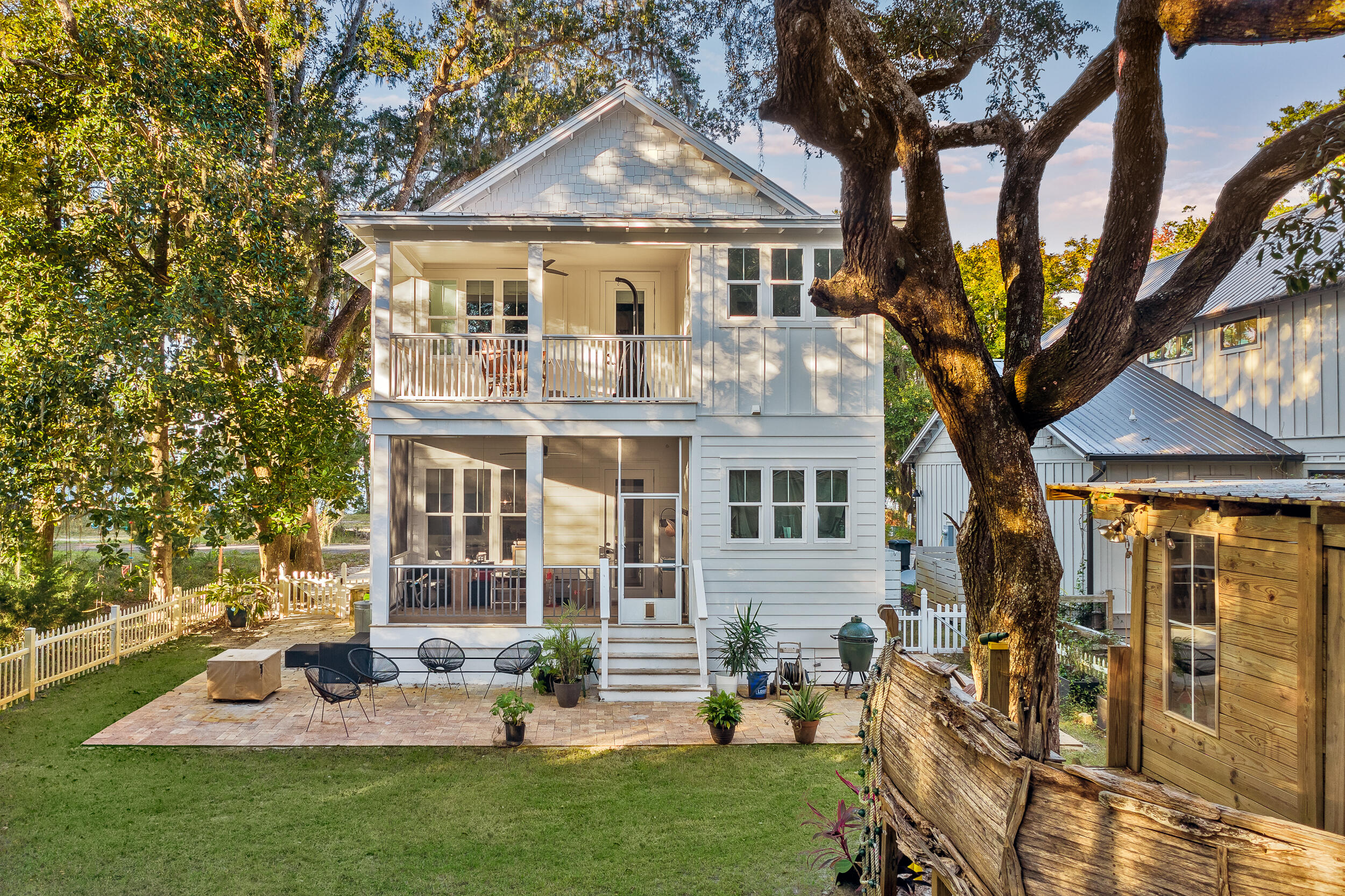 GRAYTON BAYOU - Residential