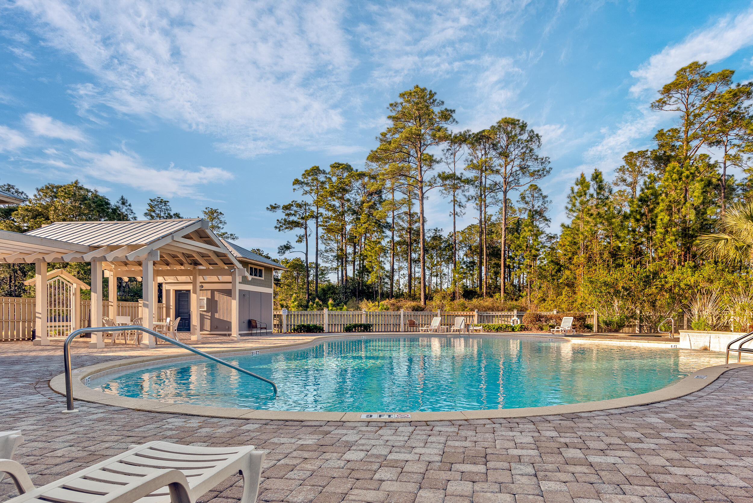 GRAYTON BAYOU - Residential