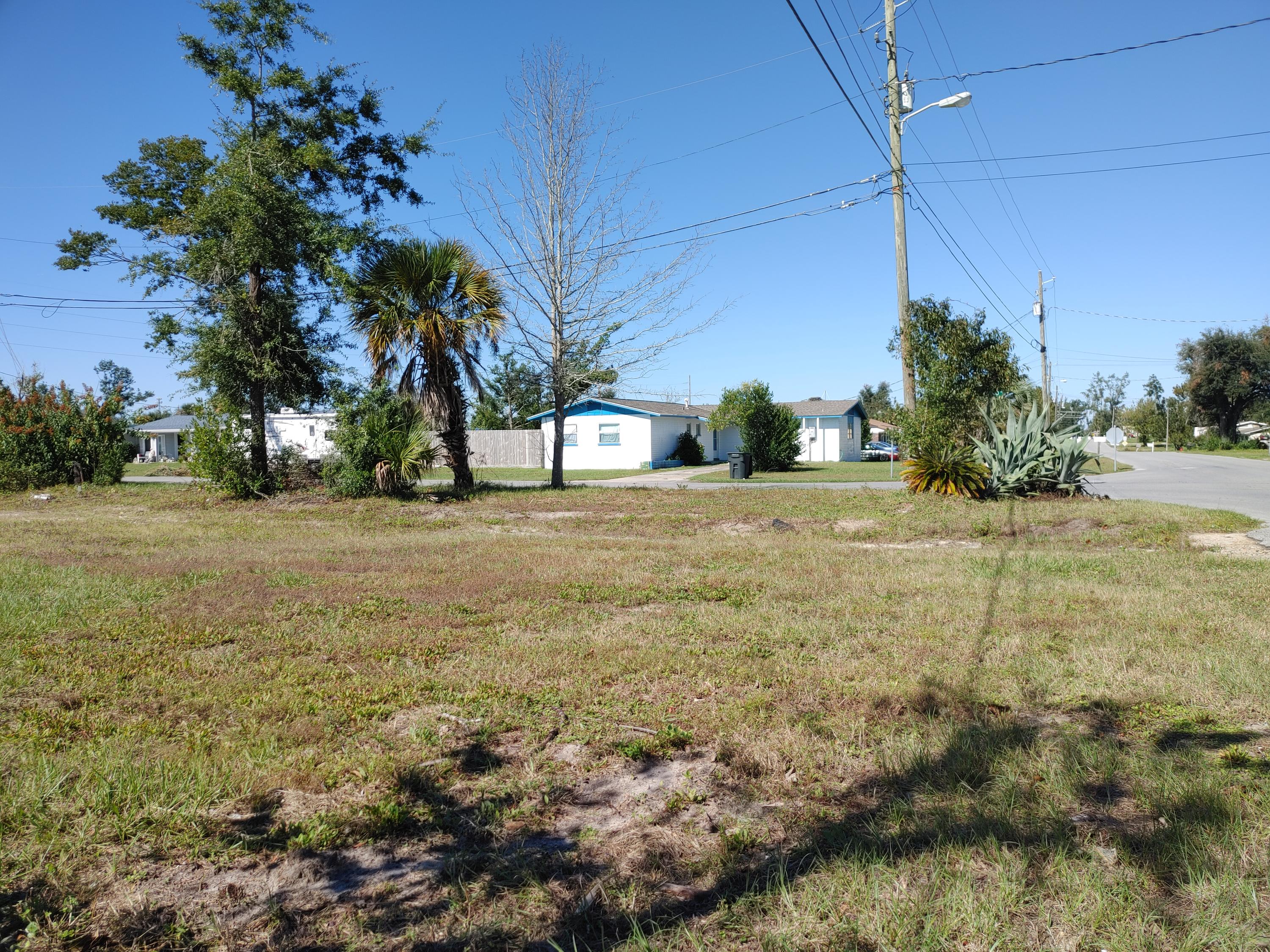 NO RECORDED SUBDIVISION - Land