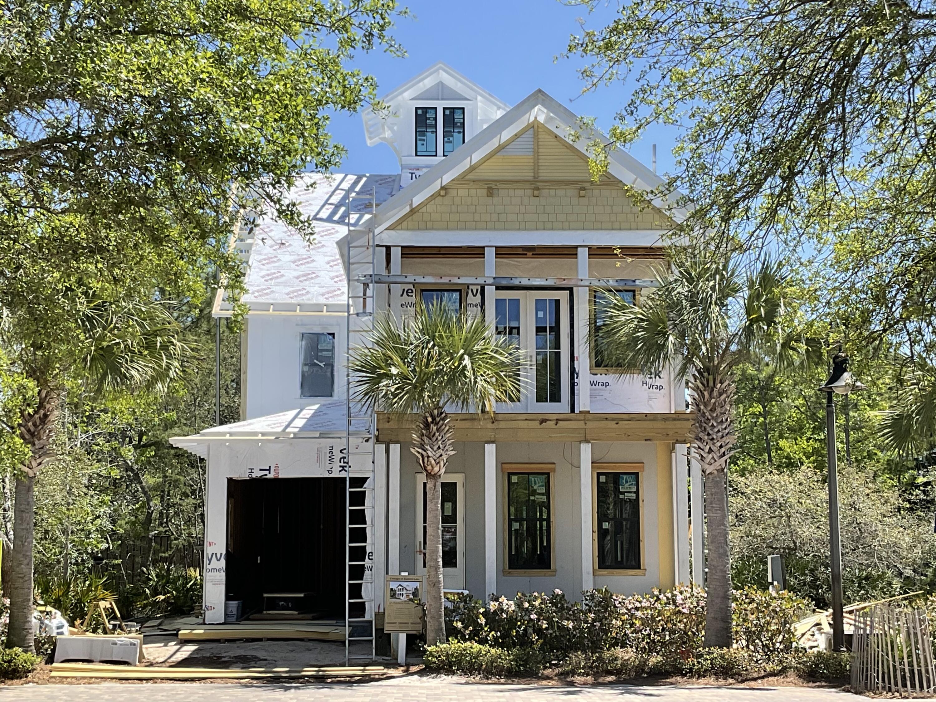 COTTAGES AT EASTERN LAKE - Residential
