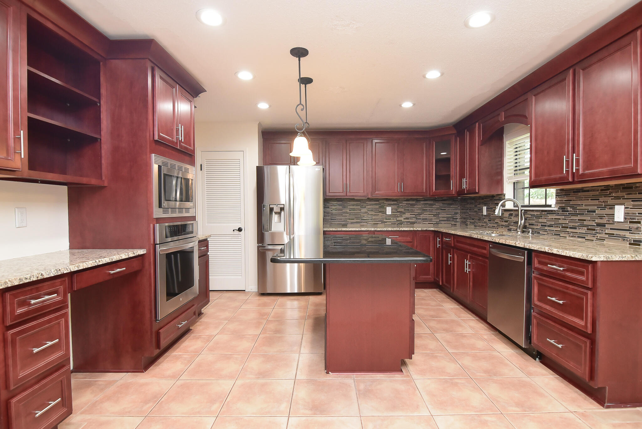 BLUEWATER BAY 3 - Residential