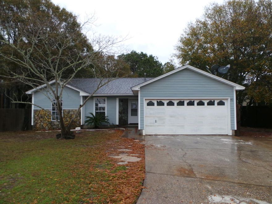 Cute home located in cul-de-sac in Willow Ridge. Home features a living room with vaulted ceilings and fireplace, kitchen with breakfast nook and a 2 car garage. Off the back of the home you will find an open deck that overlooks a privacy fenced backyard. All this home is missing is your finishing touches!