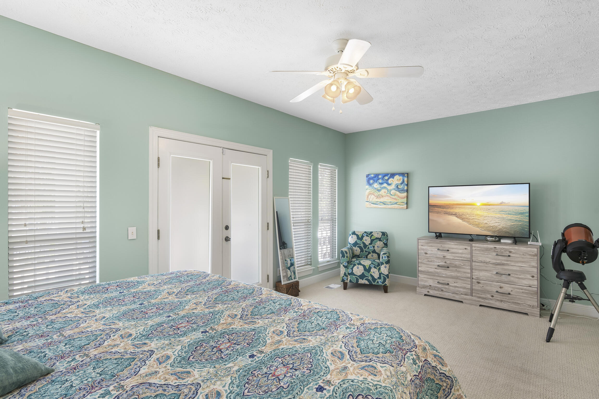 SUNRISE BEACH - Residential