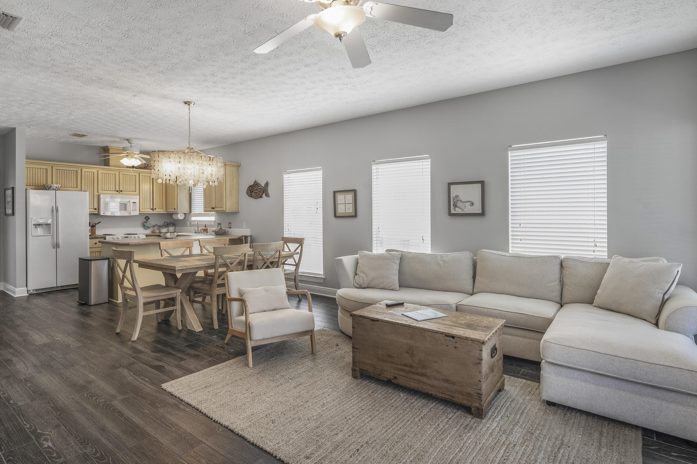 SUNRISE BEACH - Residential