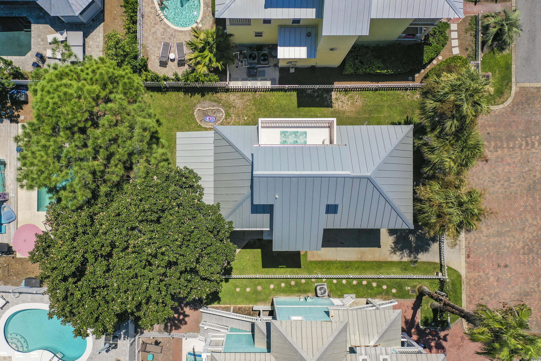 SUNRISE BEACH - Residential