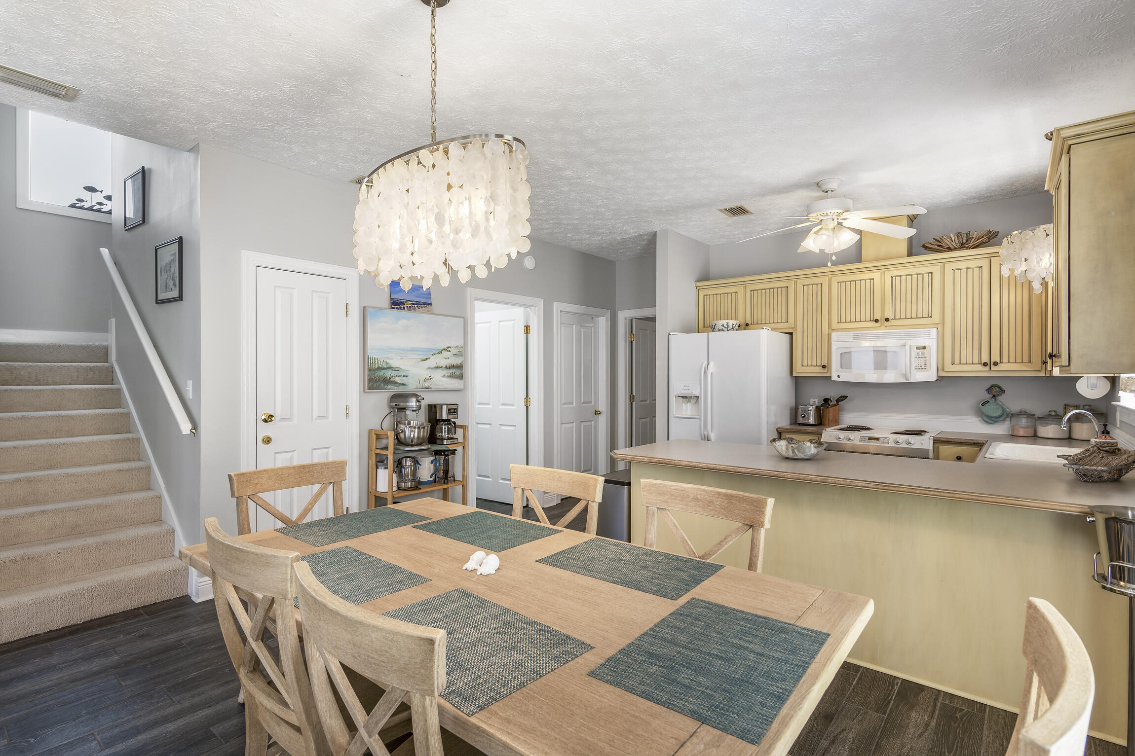 SUNRISE BEACH - Residential