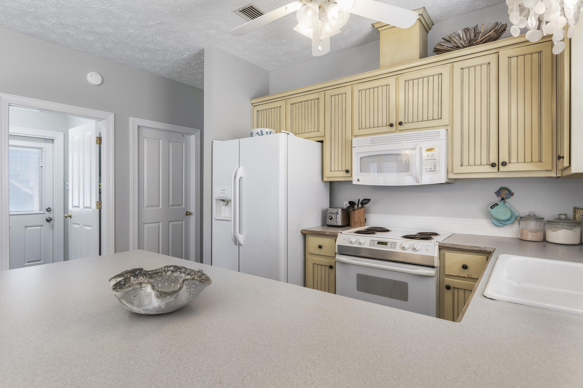 SUNRISE BEACH - Residential