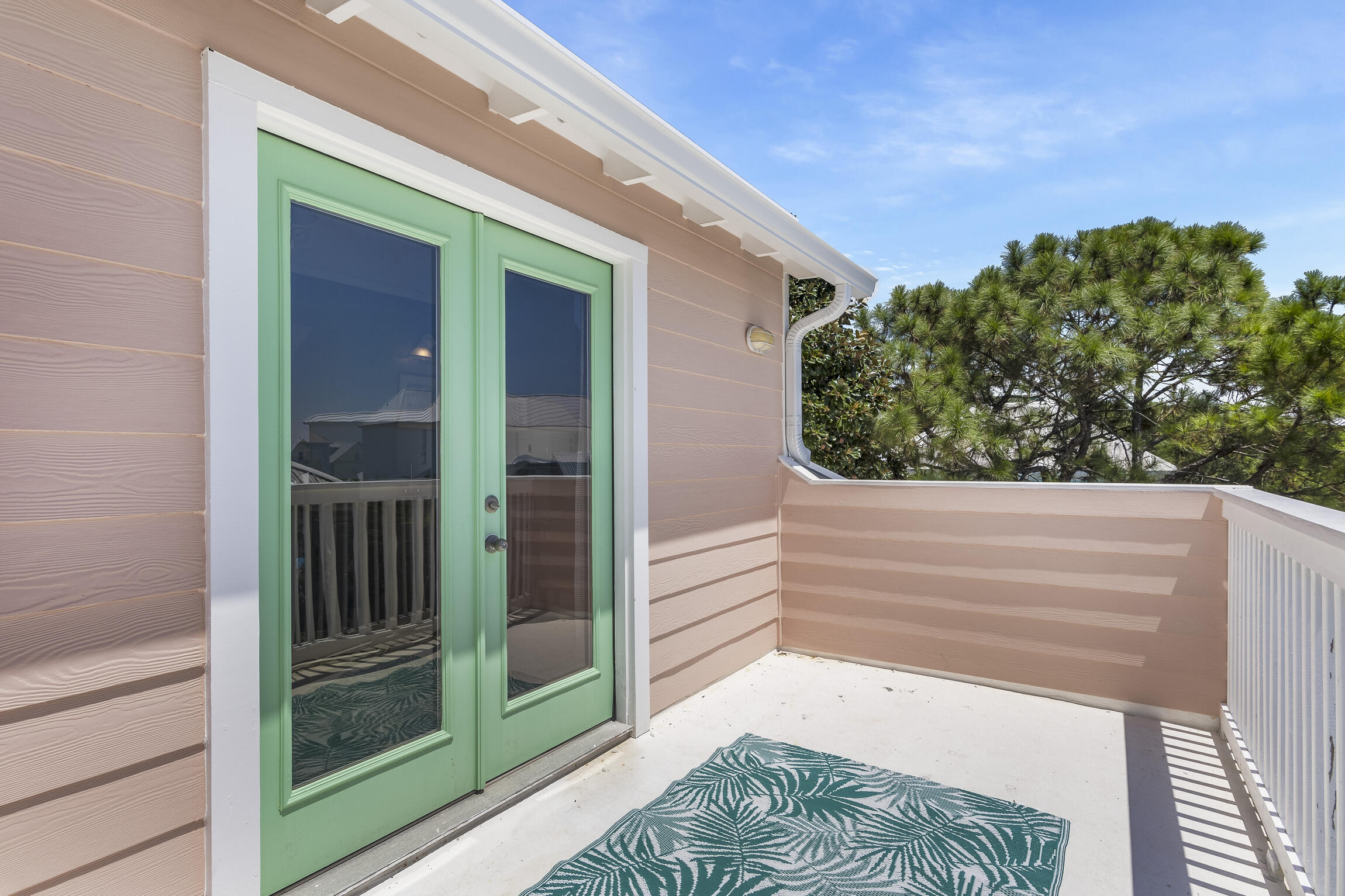 SUNRISE BEACH - Residential