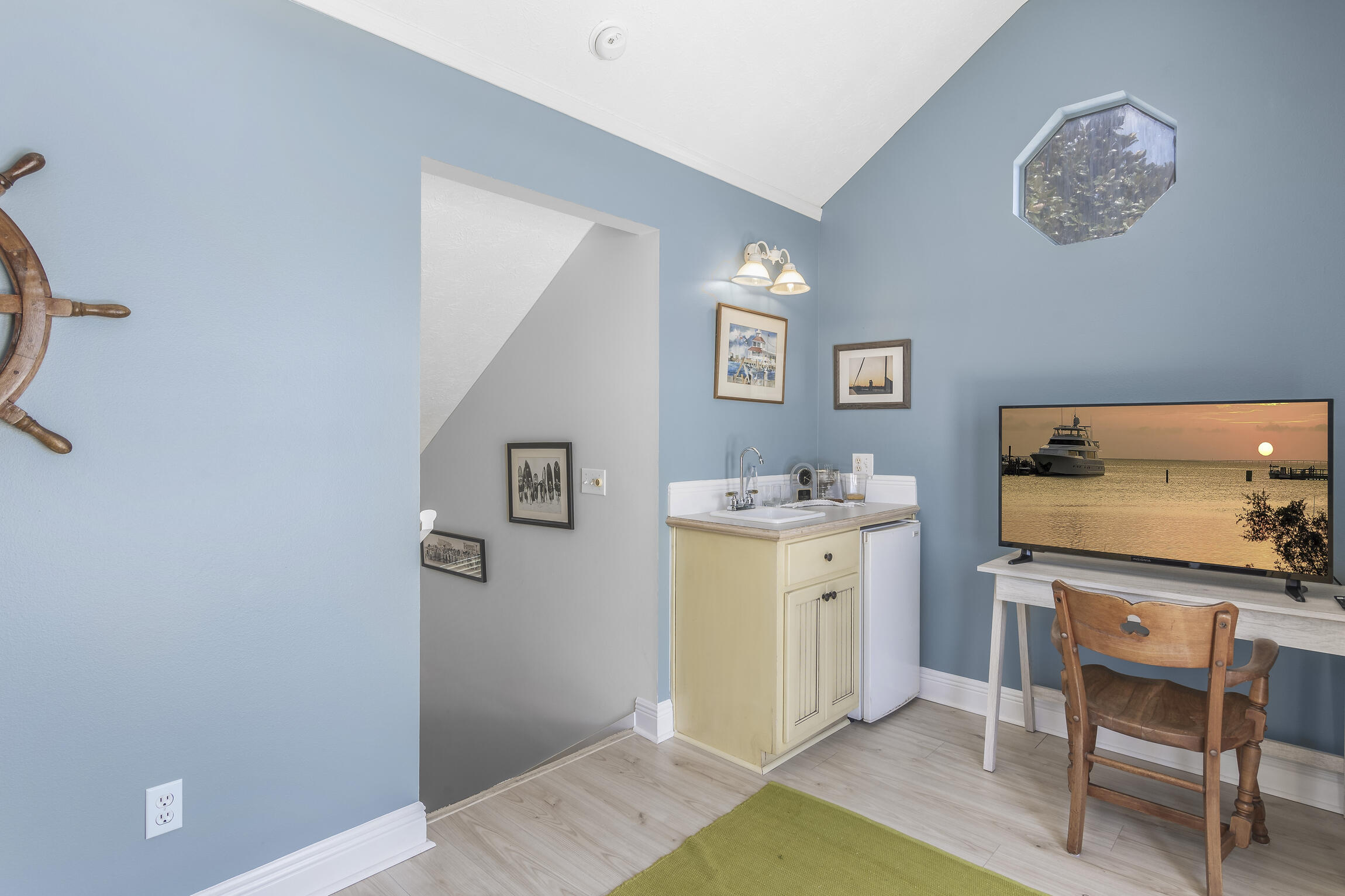 SUNRISE BEACH - Residential