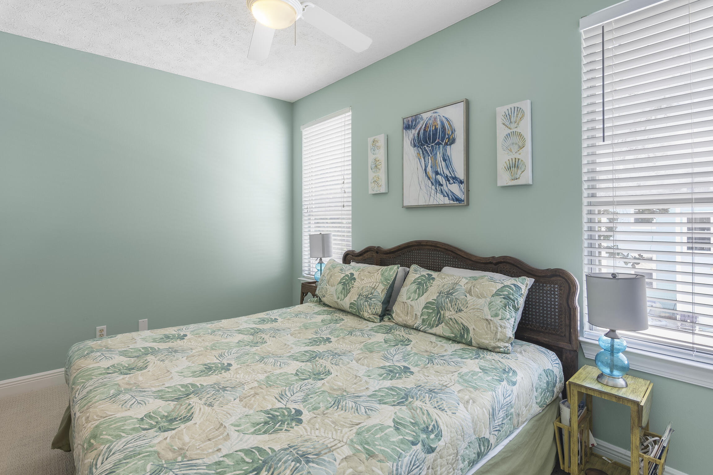 SUNRISE BEACH - Residential