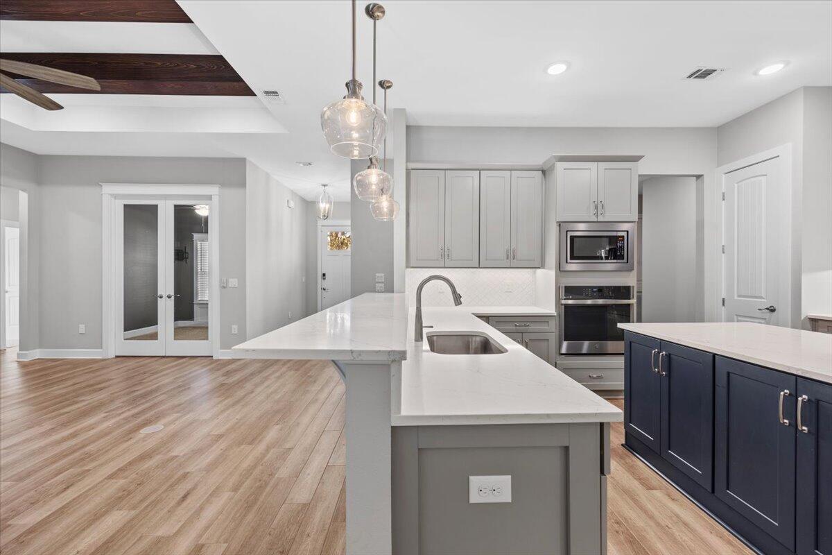 SOUNDSIDE SHORES - Residential