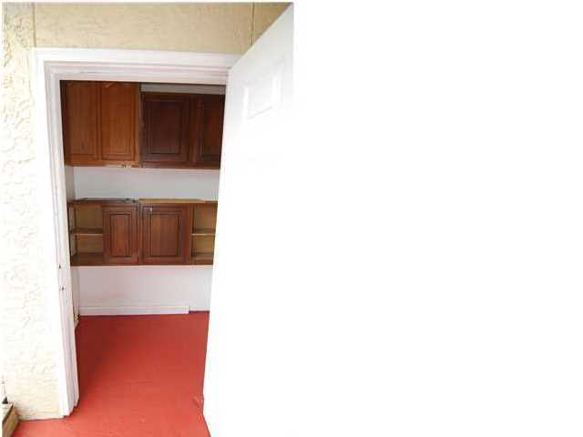 BEACHWALK T/H - Residential Lease