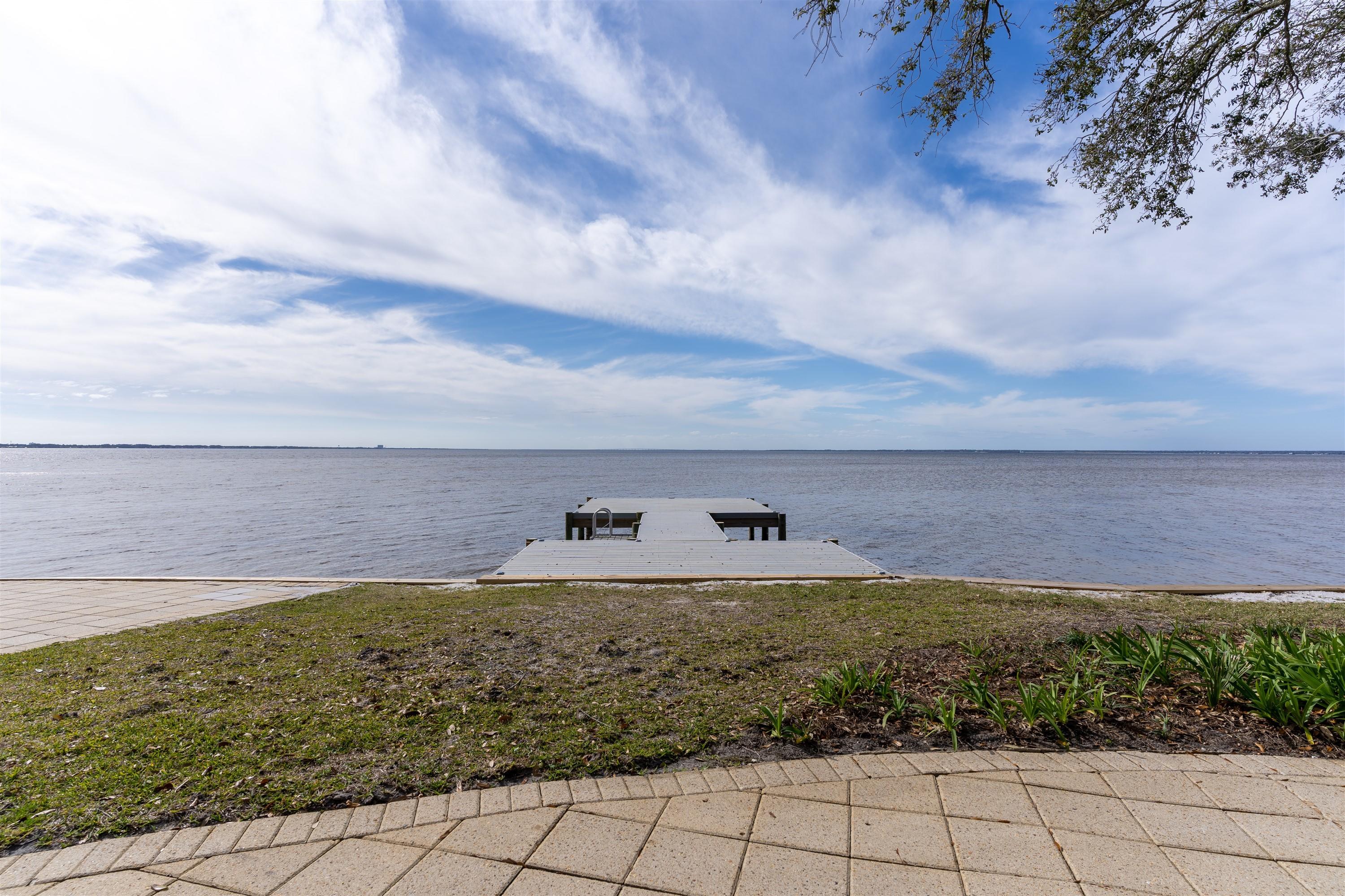 BURNT PINE - Residential