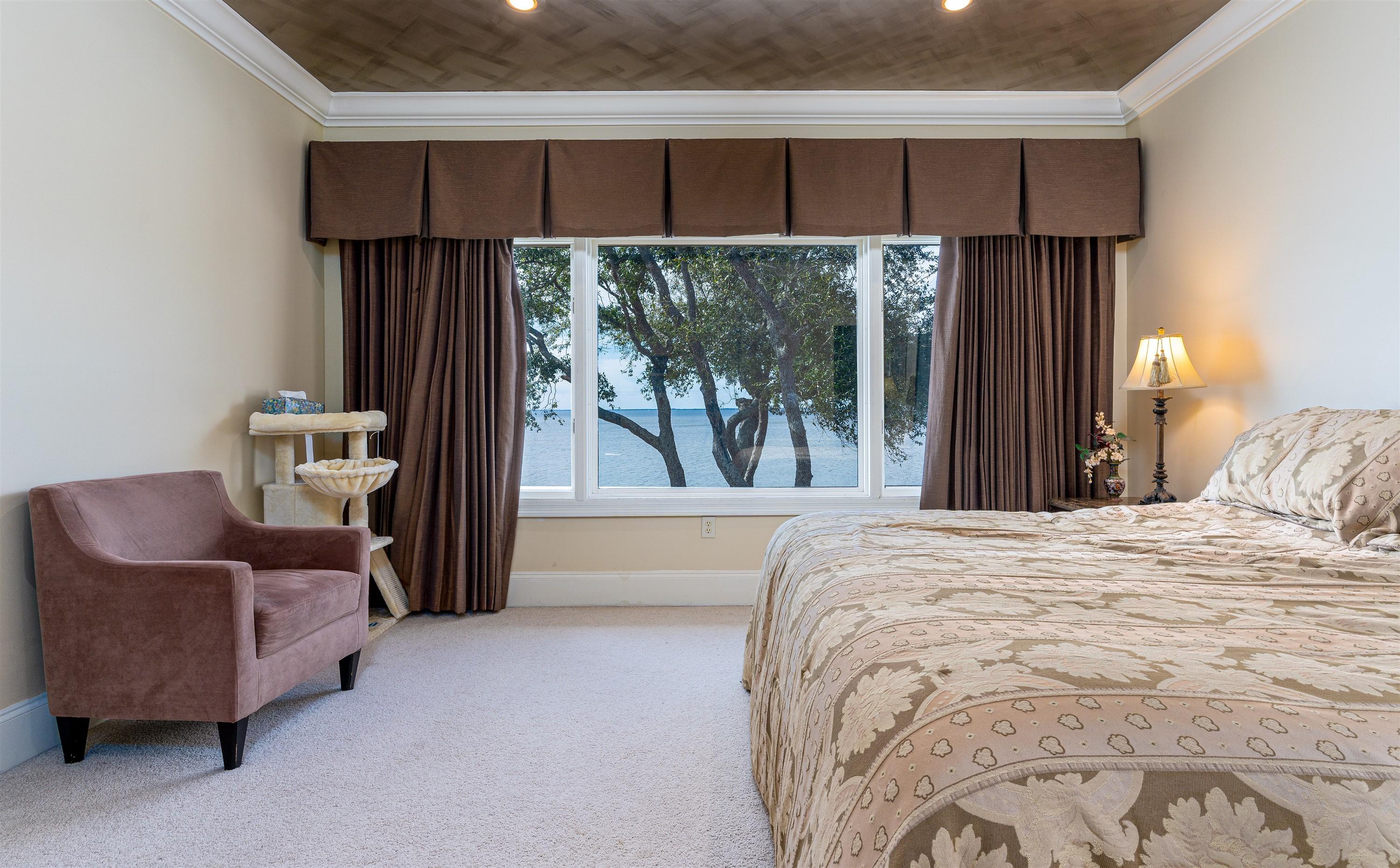 BURNT PINE - Residential