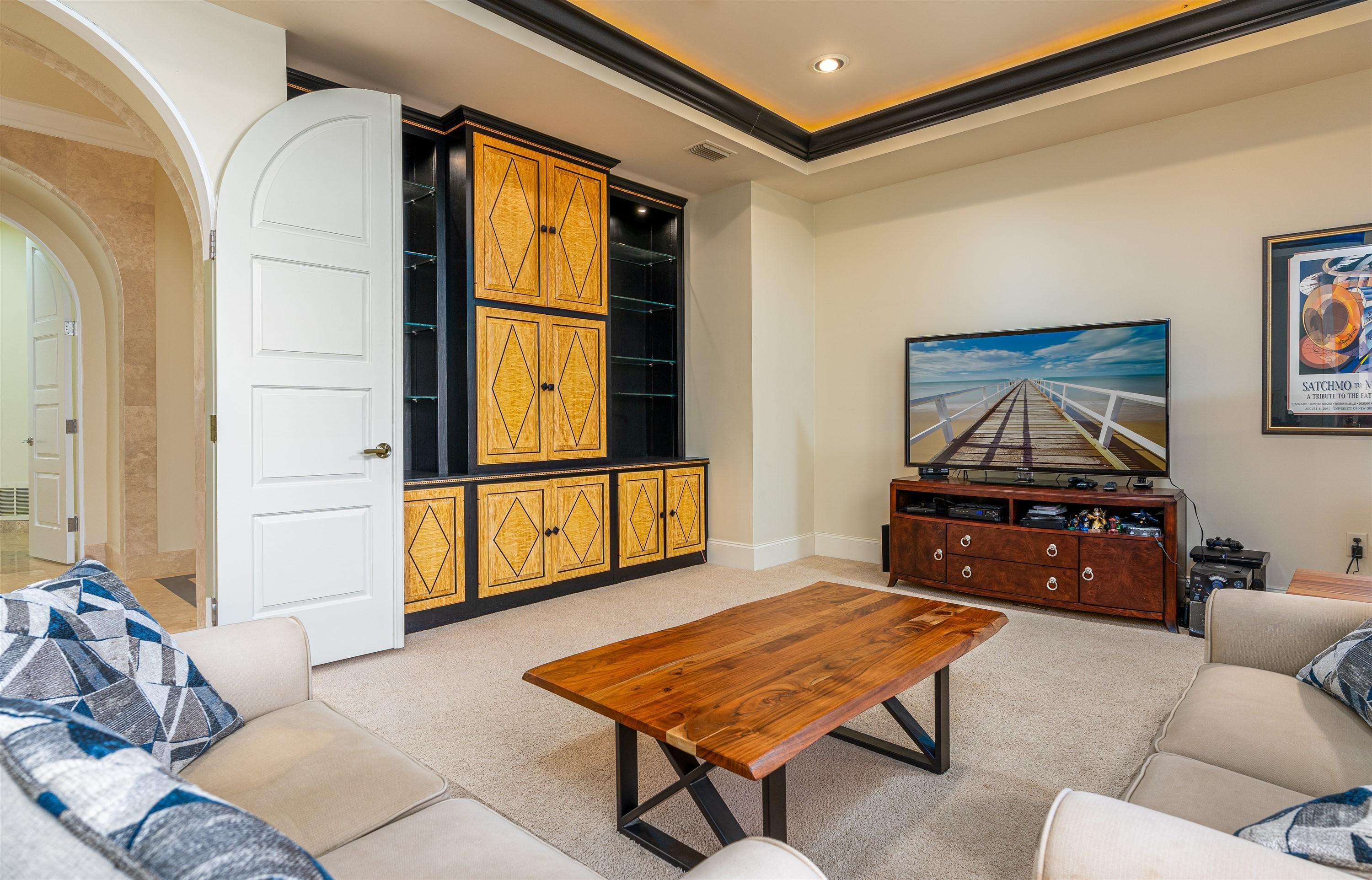 BURNT PINE - Residential