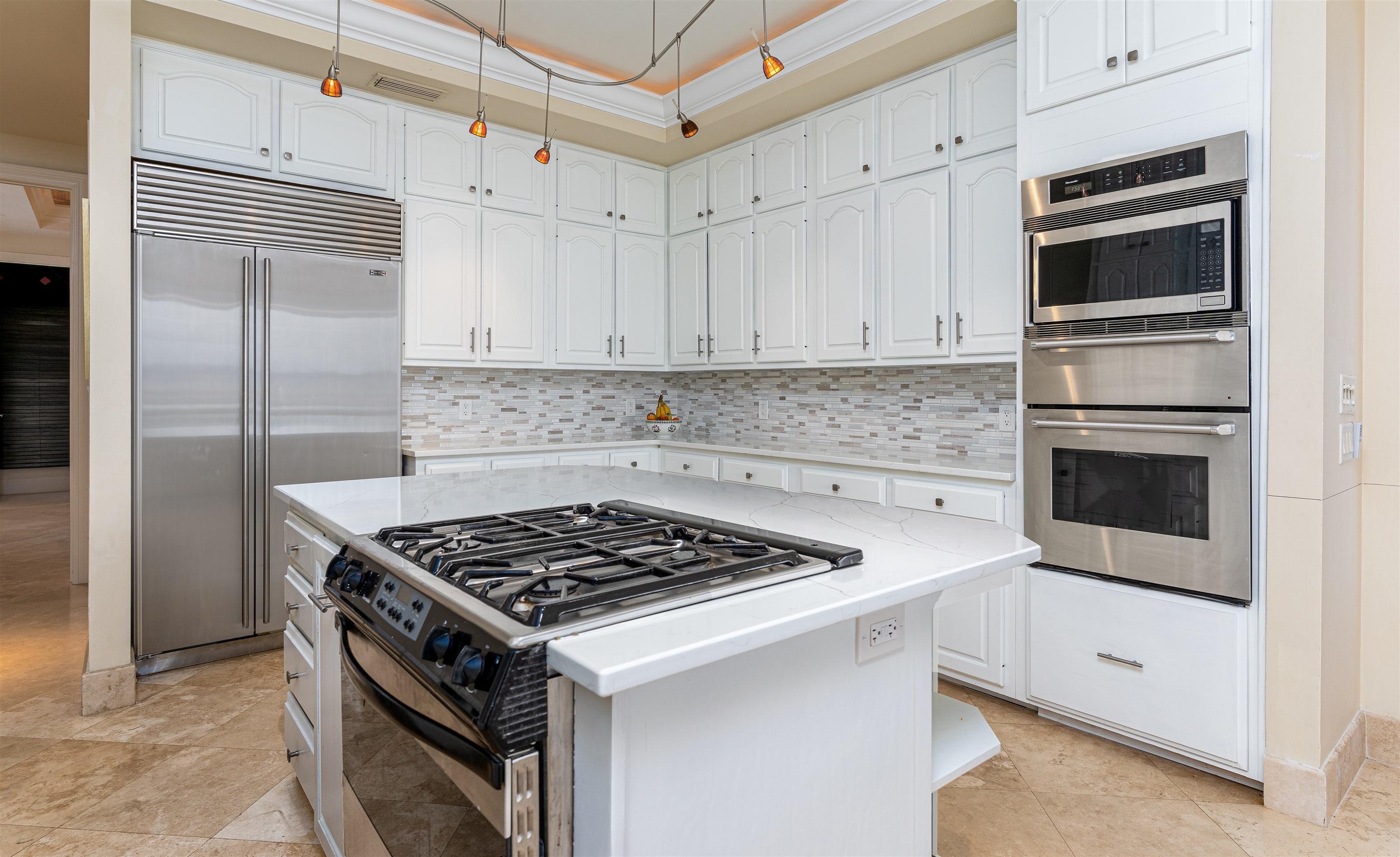 BURNT PINE - Residential