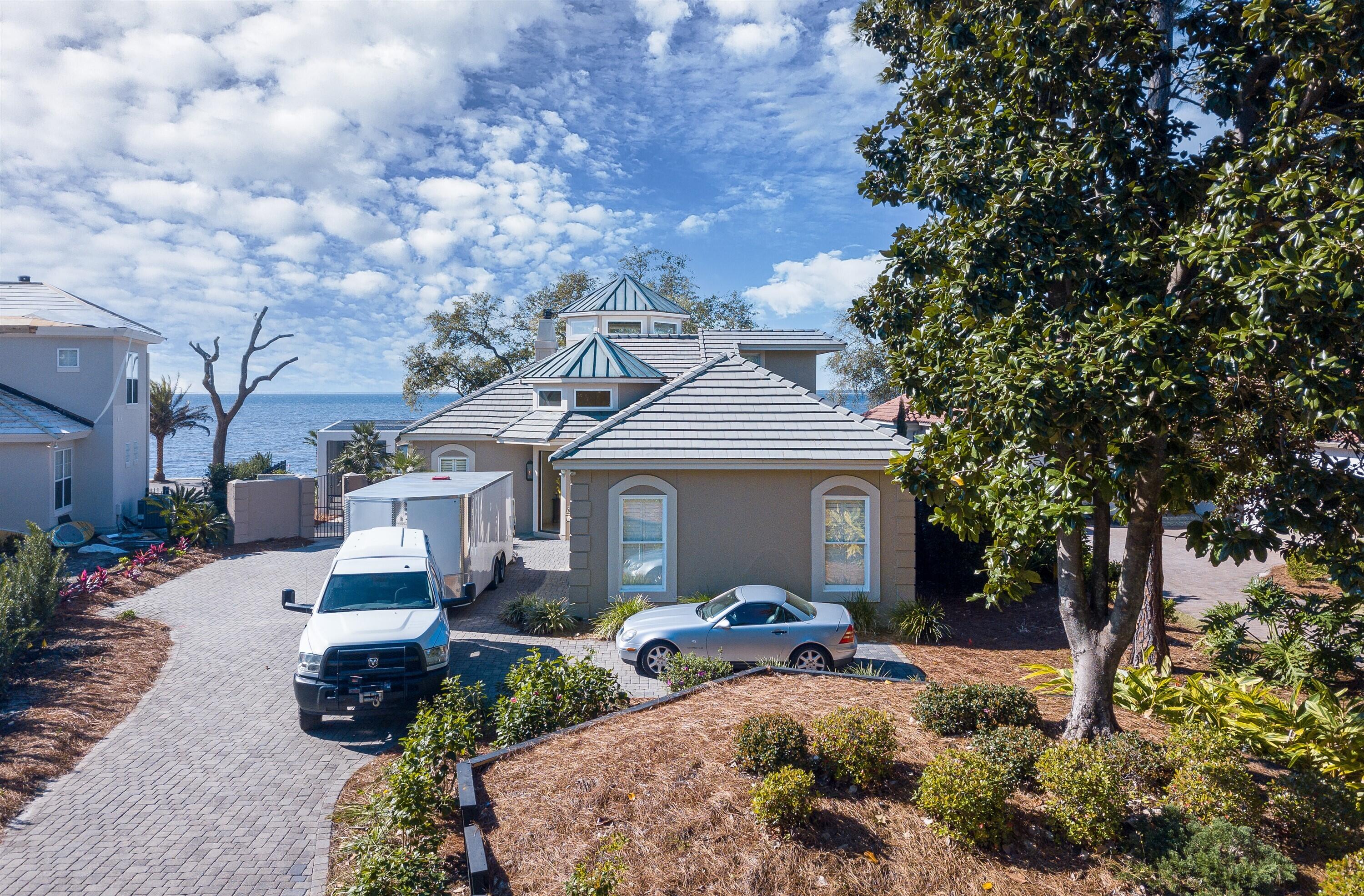 BURNT PINE - Residential