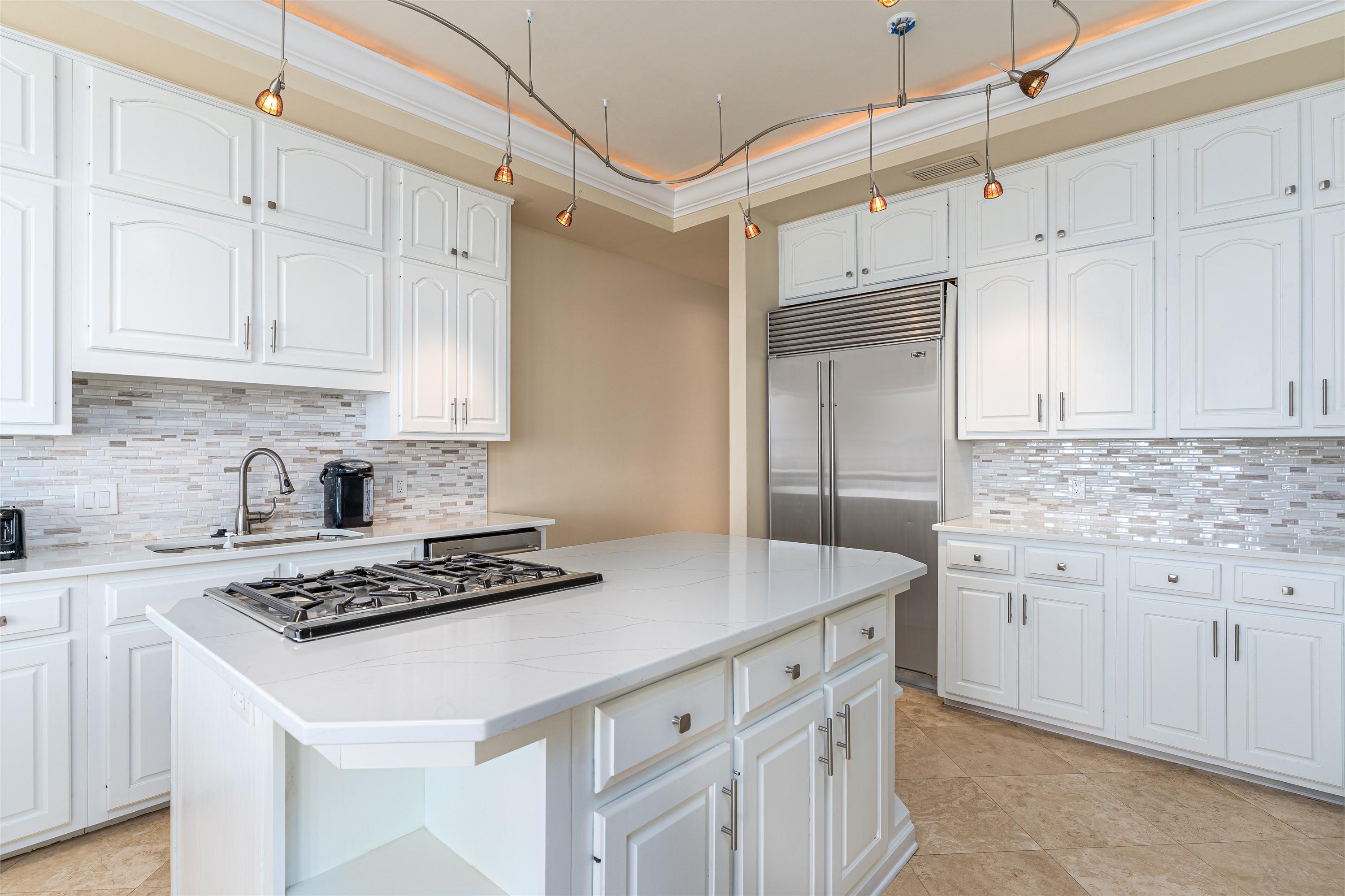 BURNT PINE - Residential