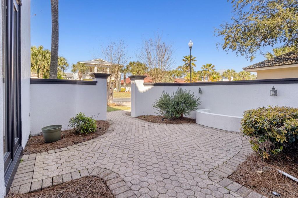 listing image 82
