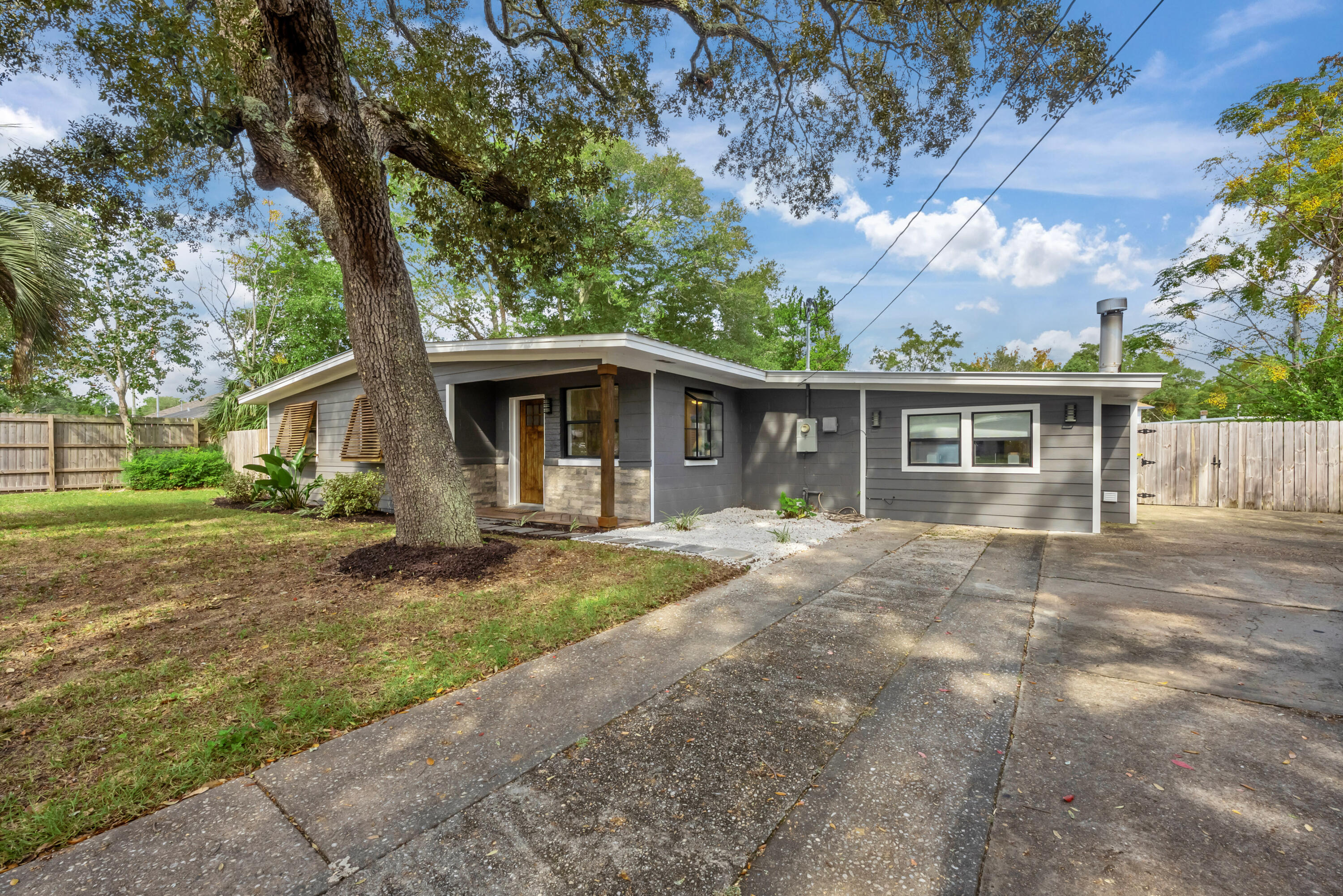 GARNIERS BEACH 2ND - Residential Lease