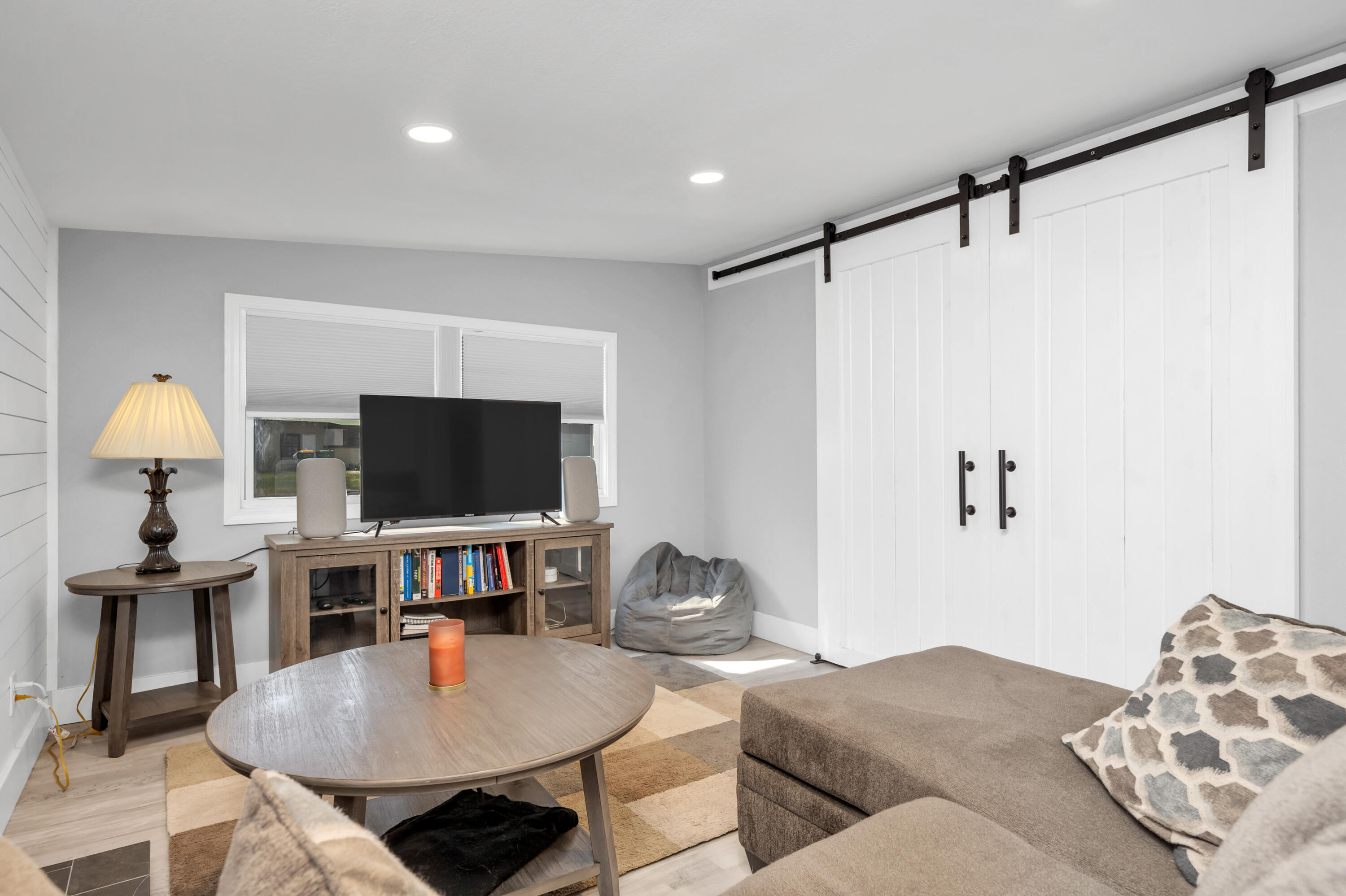 GARNIERS BEACH 2ND - Residential Lease