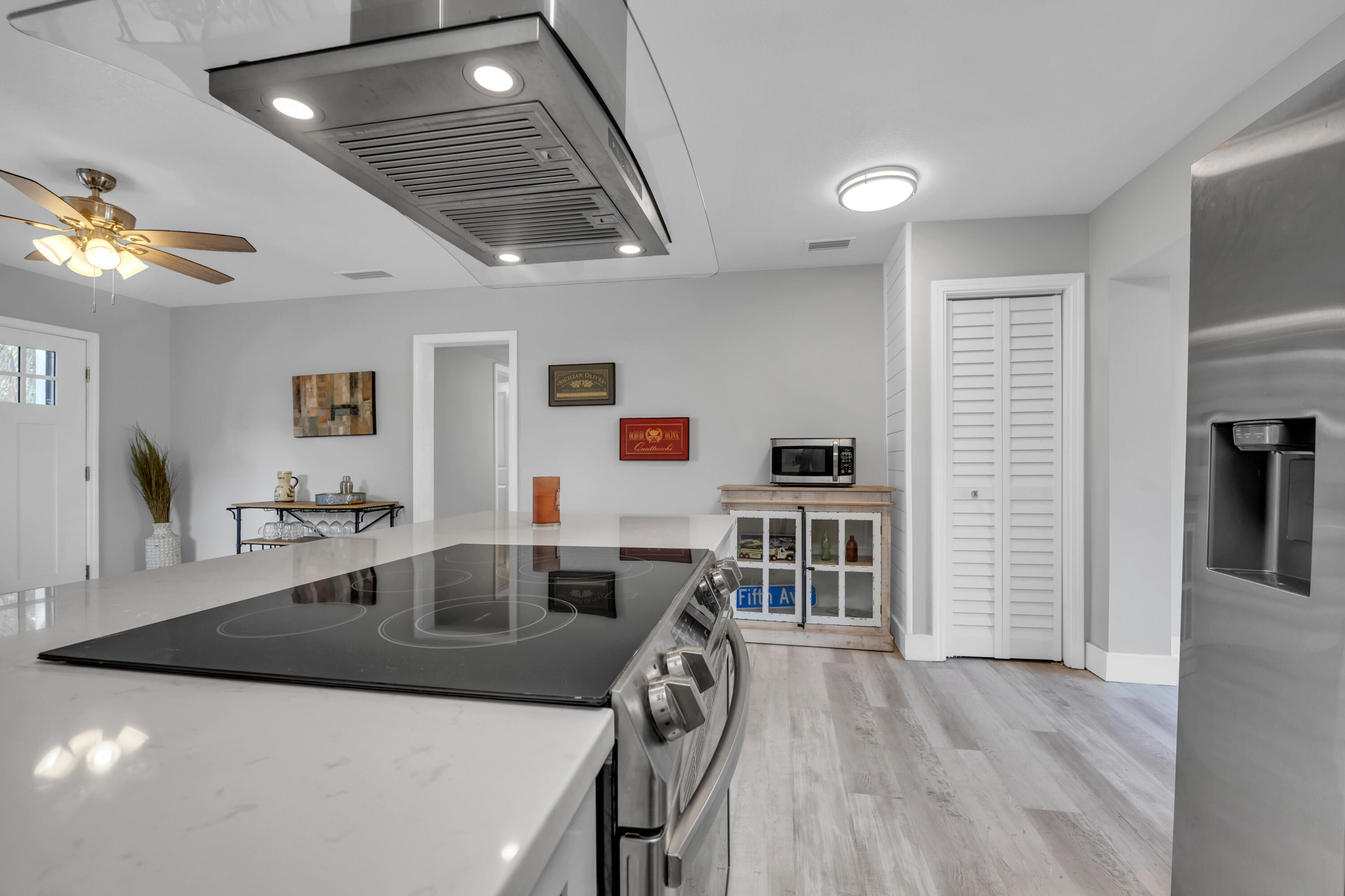 GARNIERS BEACH 2ND - Residential Lease