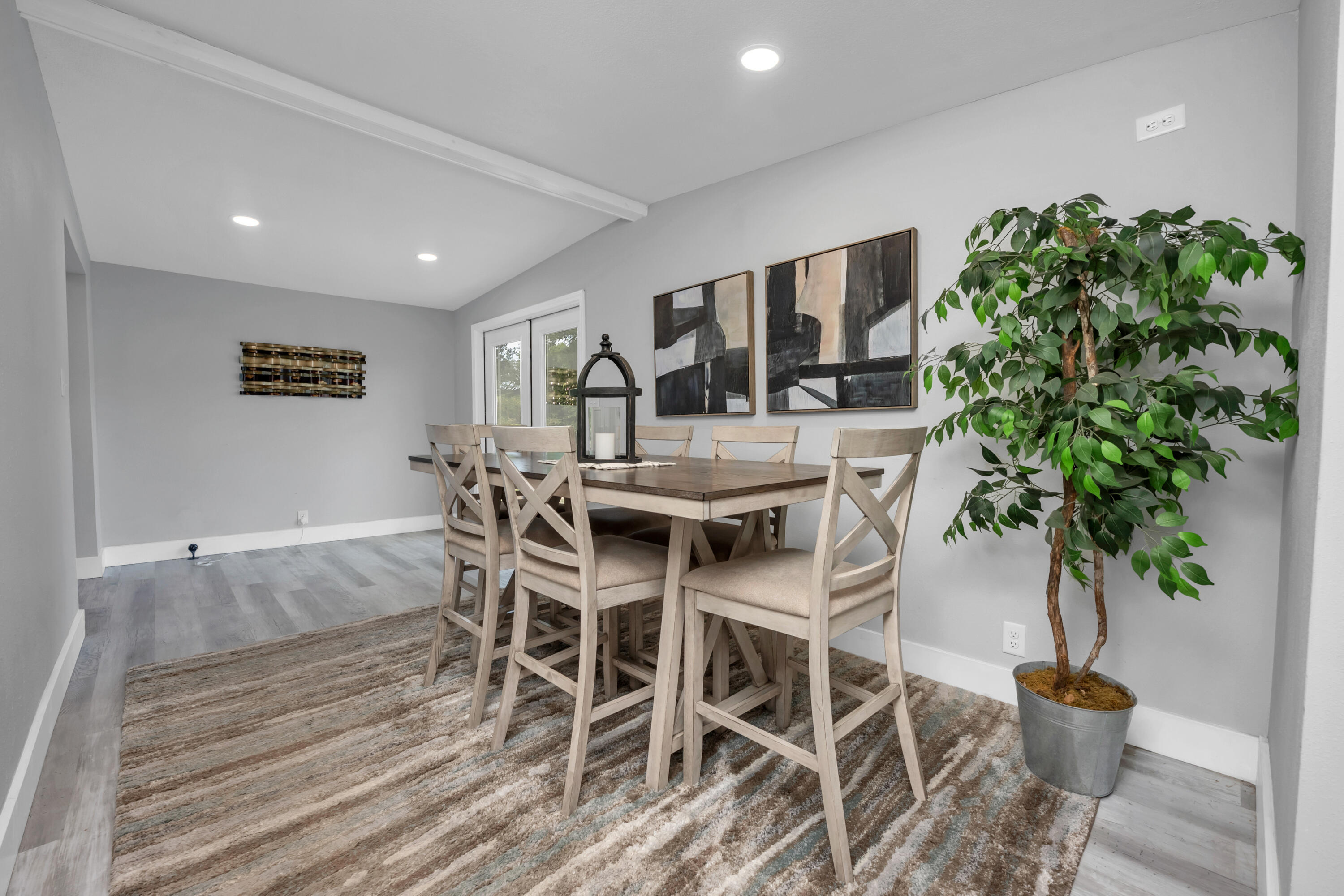 GARNIERS BEACH 2ND - Residential Lease