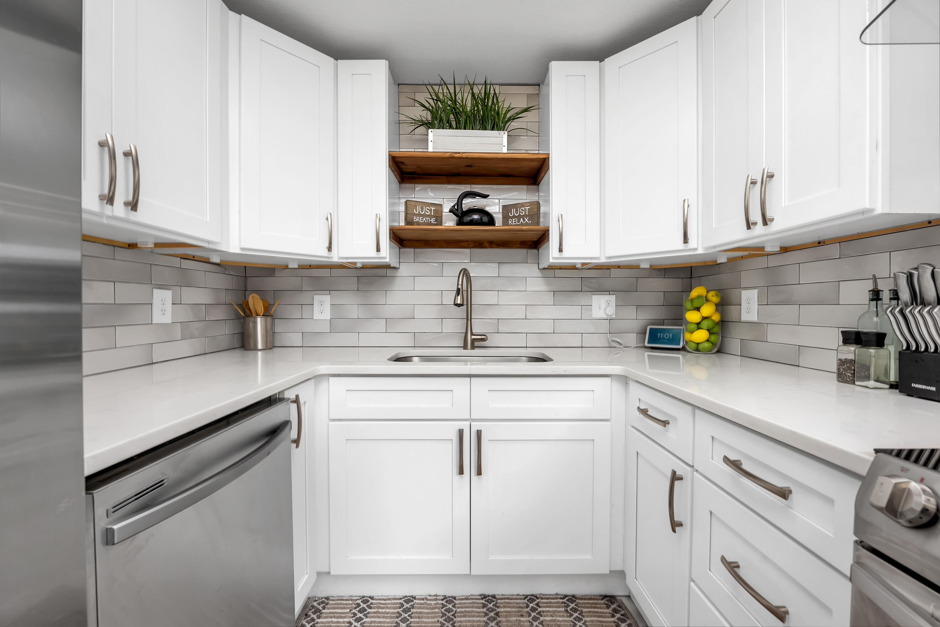 GARNIERS BEACH 2ND - Residential Lease