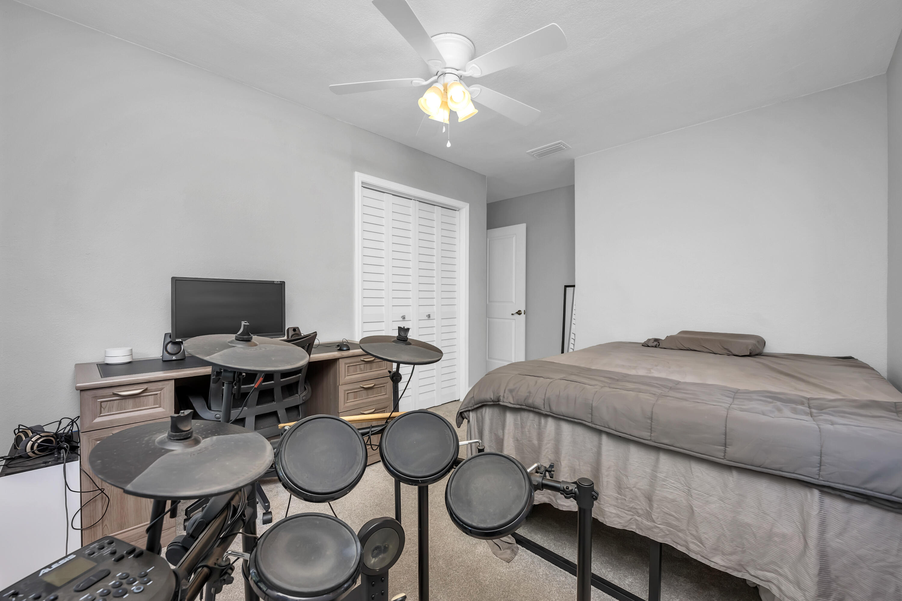 GARNIERS BEACH 2ND - Residential Lease